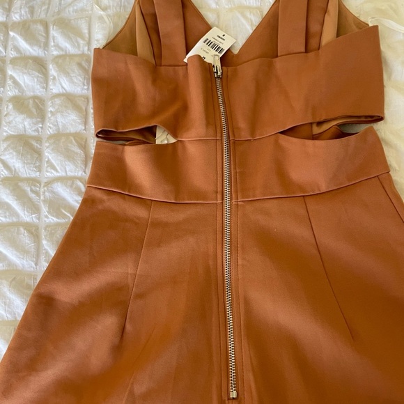 LF Caramel Sleeveless Romper - Picture 7 of 9